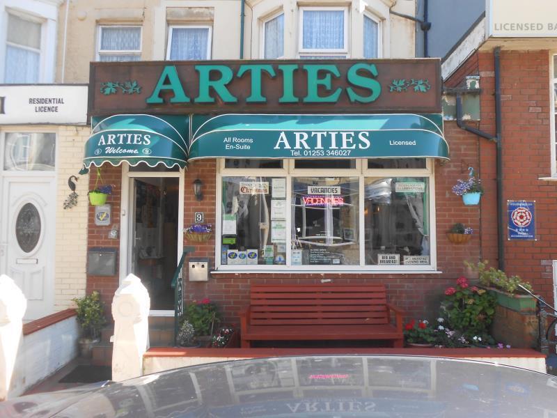 Arties Hotel Blackpool Ngoại thất bức ảnh